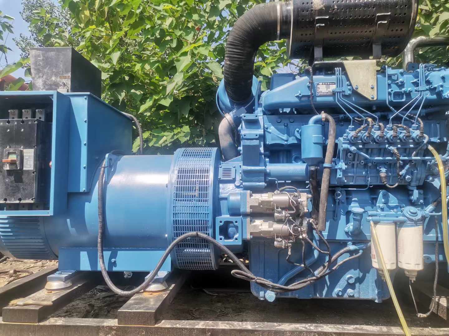关岭详细说明降低 800kW 柴油发电机输出电流波动的方法